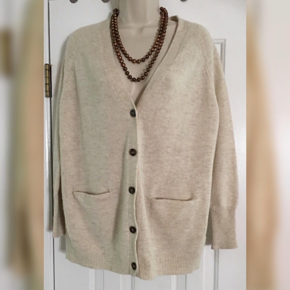 H&M’s Tan Sweater size Small 5 front buttons